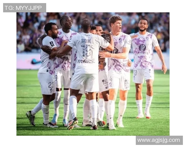 国王杯惊天冷门巴黎圣日耳曼与波尔图战成平局引发全场震惊