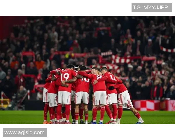 欧冠大战曼联大胜阿森纳红牌争议引发全场热议与数据分析