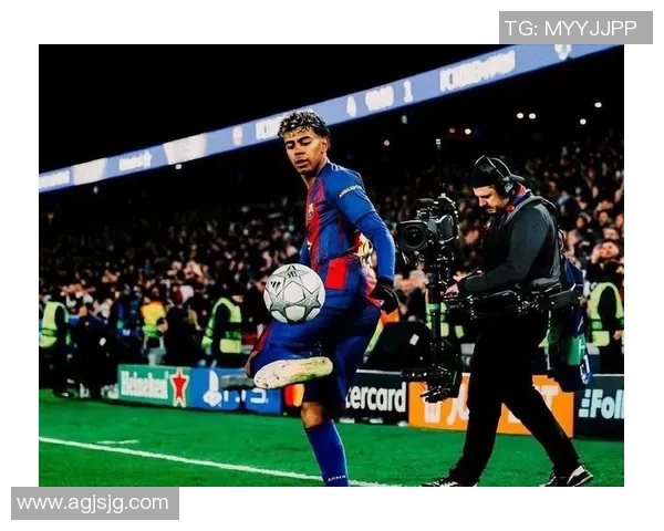 英超激战巴萨逆袭拜仁点球大战引发全场争议热潮